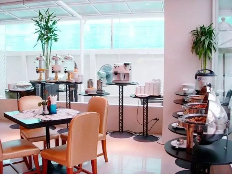 Alibaba https://cdn.alibaba.ir/ostorage/hotel-accommodation-images/6a3e5980eeea55934948af26_Bangkok-Tango-Vibrant-Living-Place-0.webp