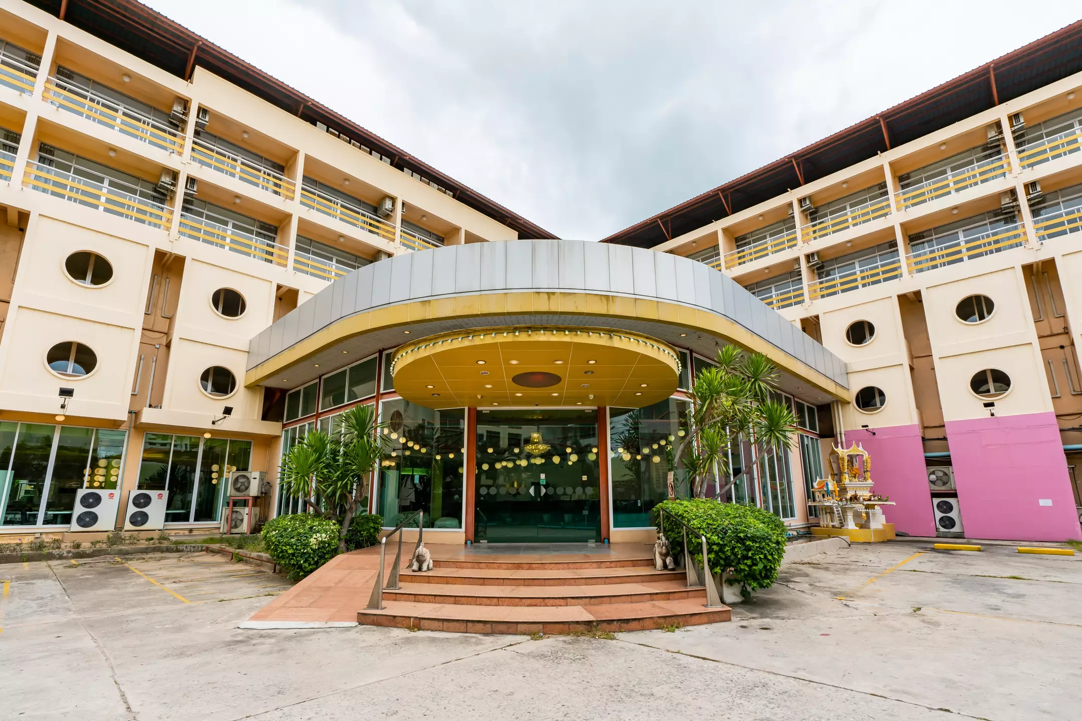 Alibaba https://cdn.alibaba.ir/ostorage/hotel-accommodation-images/6a3e6780eeea55934948b9eb_Pattaya-Bella-Express-Hotel-0.webp