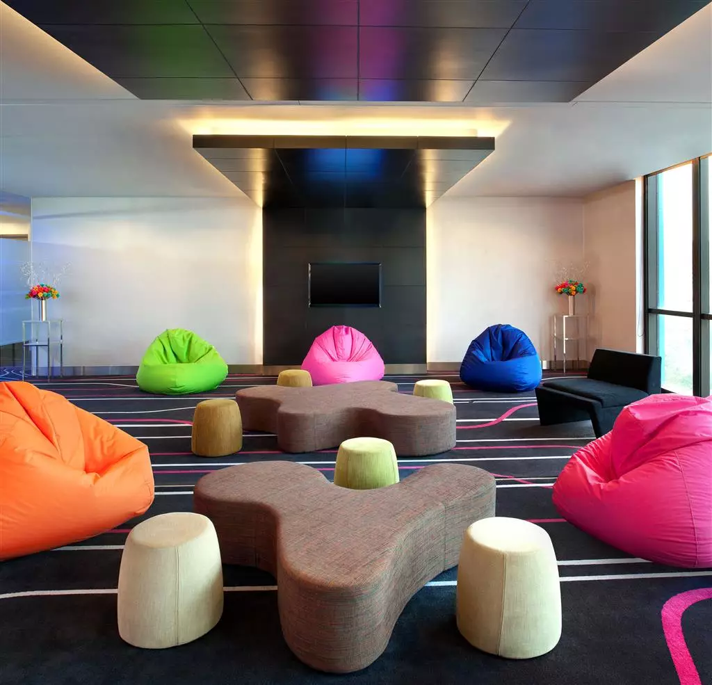 هتل Aloft Bangkok Sukhumvit 11 بانگکوک