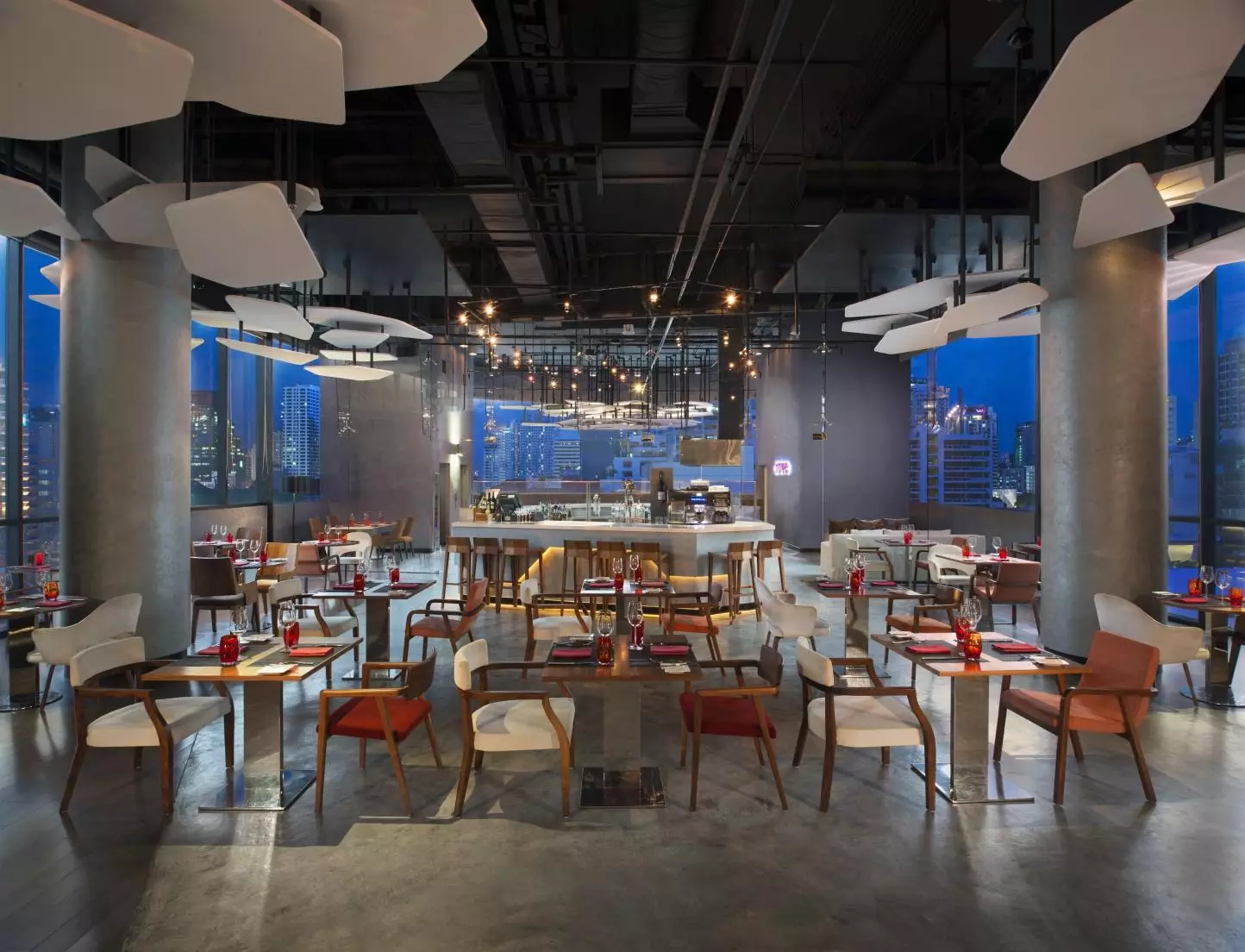 هتل Aloft Bangkok Sukhumvit 11 بانگکوک