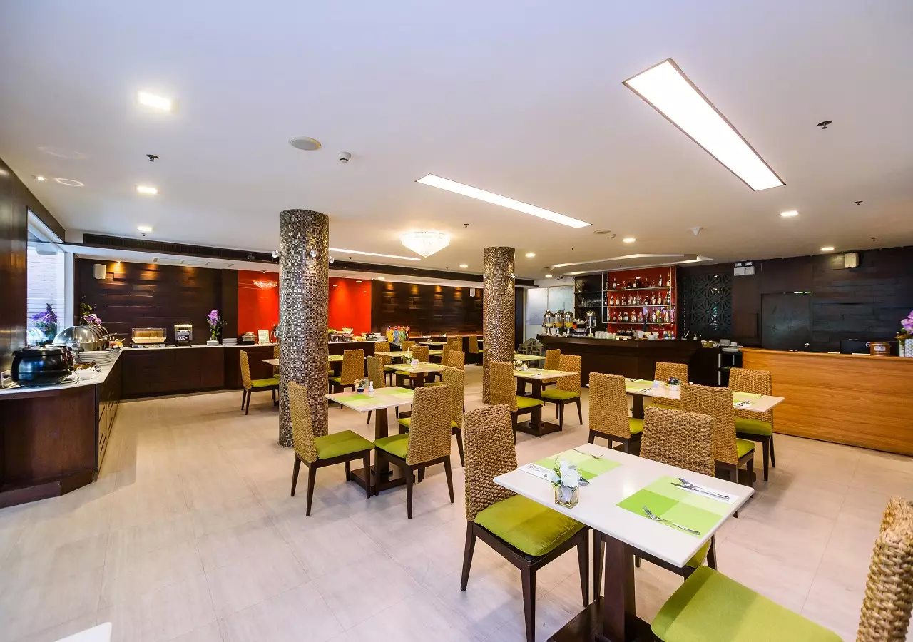 Alibaba https://cdn.alibaba.ir/ostorage/hotel-accommodation-images/6a3e6acaeeea55934948bc88_Bangkok-Lohas-Residences-Hotel-0.webp