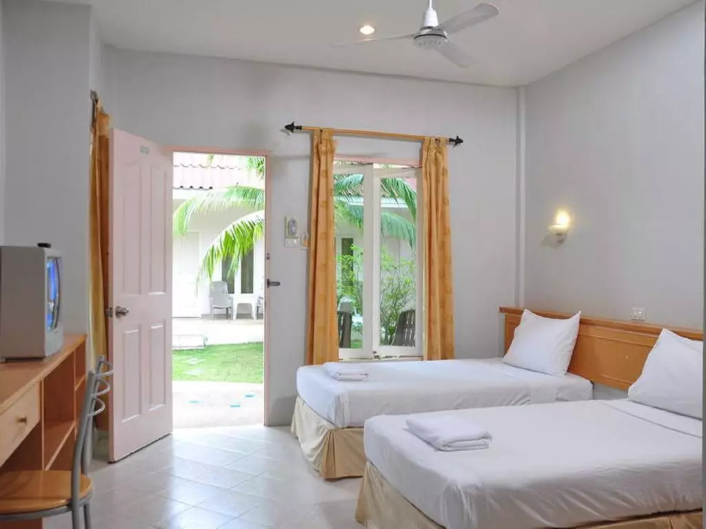 Alibaba https://cdn.alibaba.ir/ostorage/hotel-accommodation-images/6a3e7147eeea55934948c0f0_Patong-The-Natural-Resort-0.webp