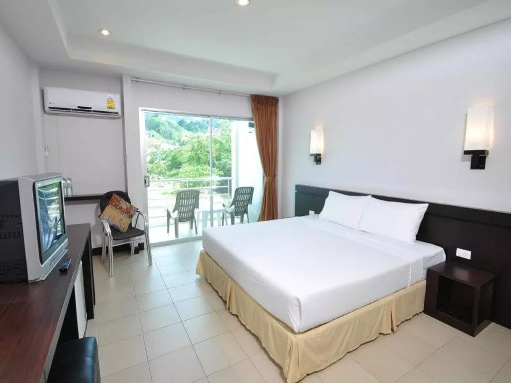 هتل The Natural Resort Patong