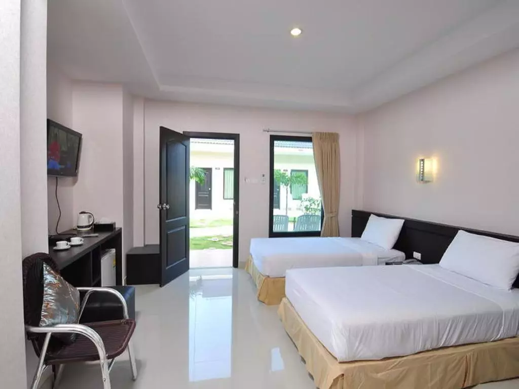 هتل The Natural Resort Patong