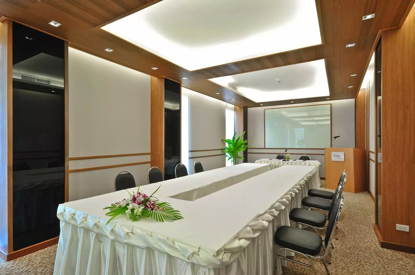 هتل The Ashlee Plaza Patong Hotel & Spa Patong