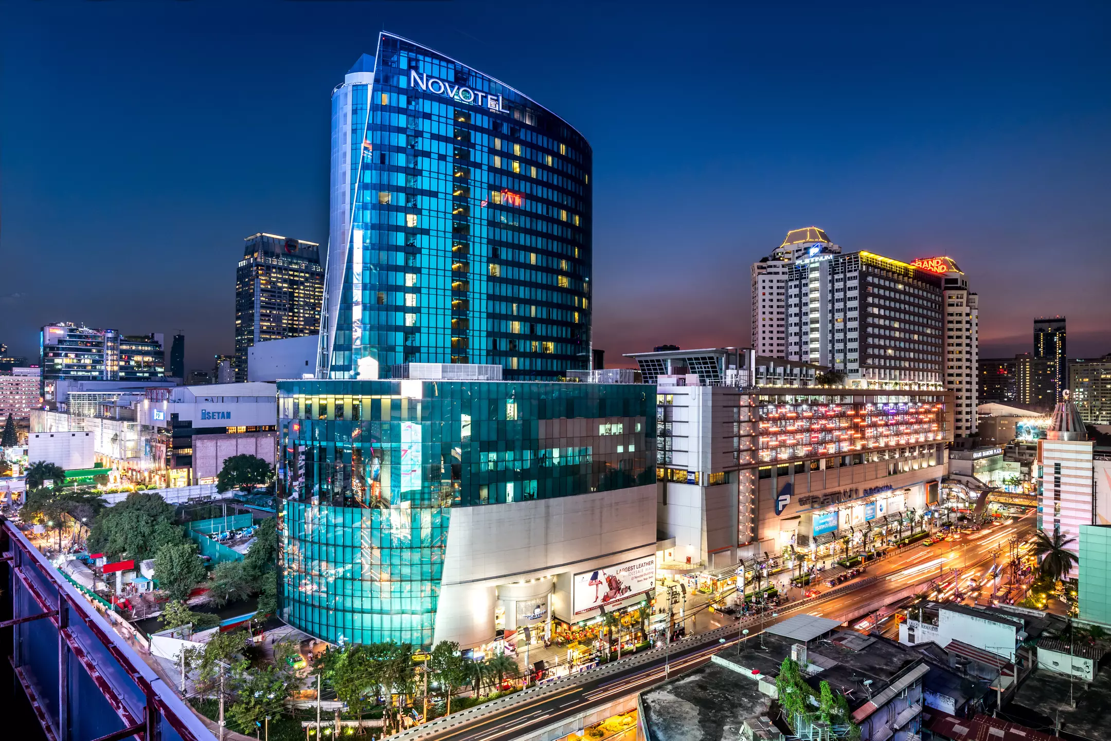 Alibaba https://cdn.alibaba.ir/ostorage/hotel-accommodation-images/6a3e7d96eeea55934948ca5c_Bangkok-Novotel-Bangkok-Platinum-Pratunam-0.webp
