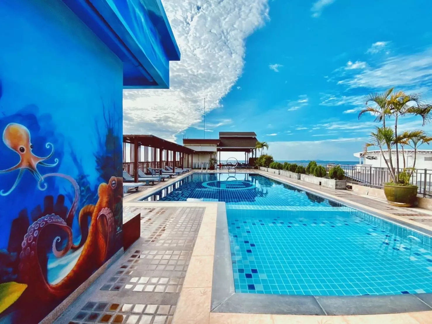 هتل Bay Walk Residence Pattaya Chon Buri