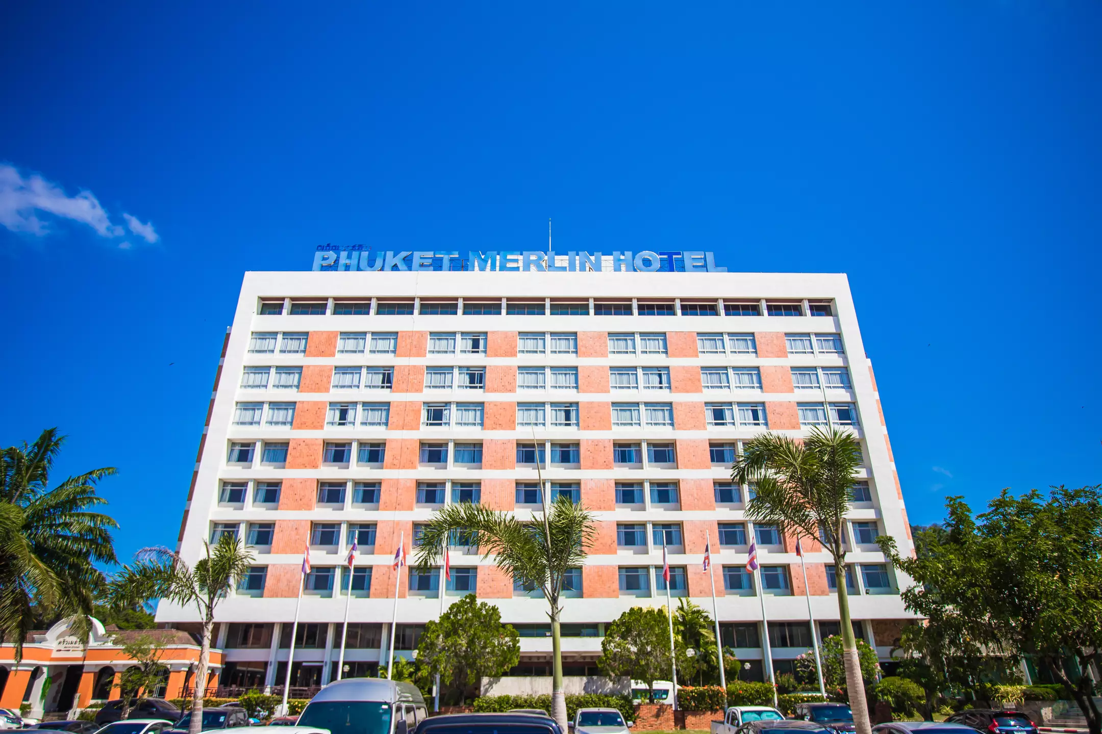 Alibaba https://cdn.alibaba.ir/ostorage/hotel-accommodation-images/6a3eab07eeea55934948ed49_Phuket-Phuket-Merlin-0.webp