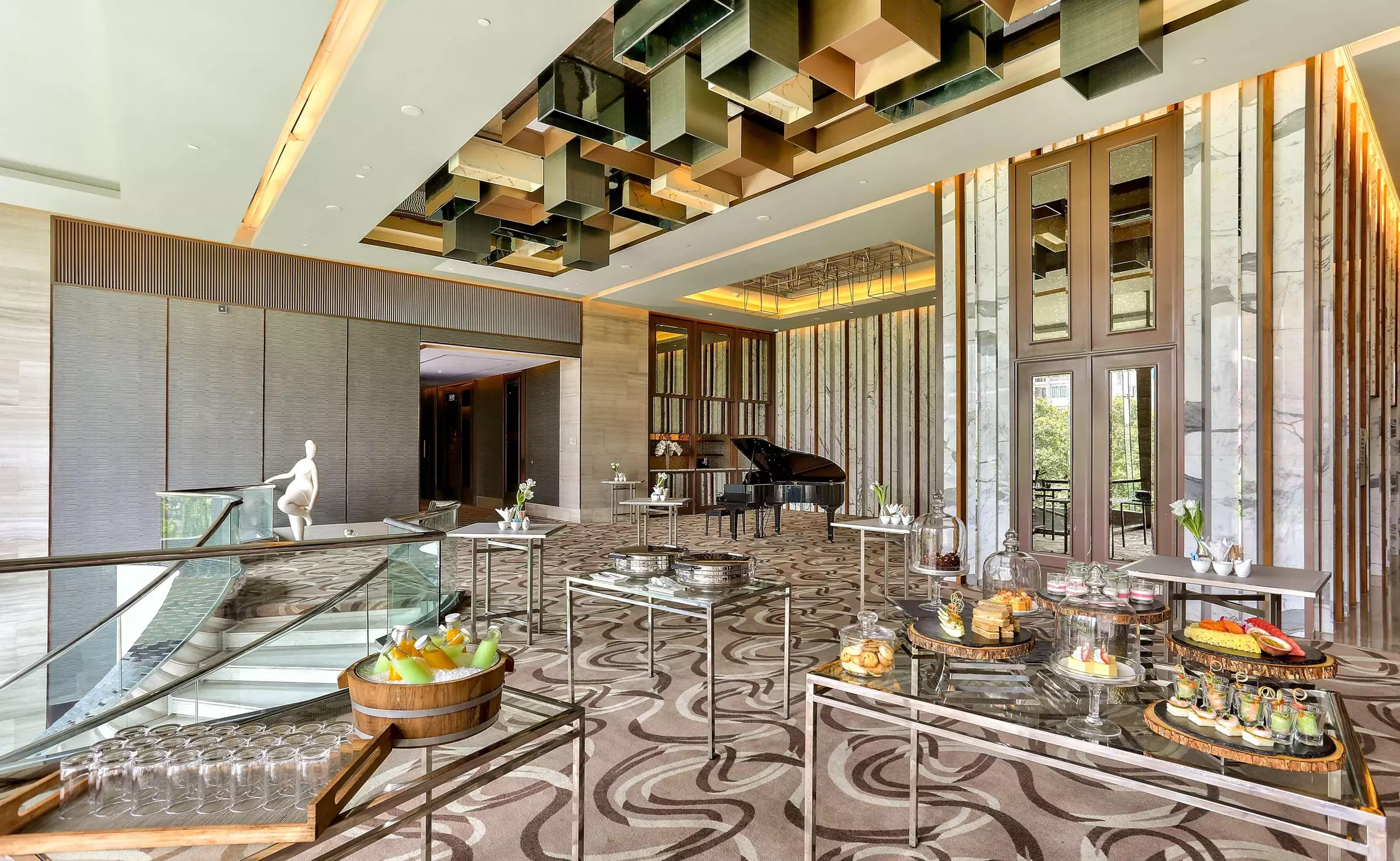 Alibaba https://cdn.alibaba.ir/ostorage/hotel-accommodation-images/6a3ec579eeea559349490157_Bangkok-Hilton-Sukhumvit-Bangkok-0.webp