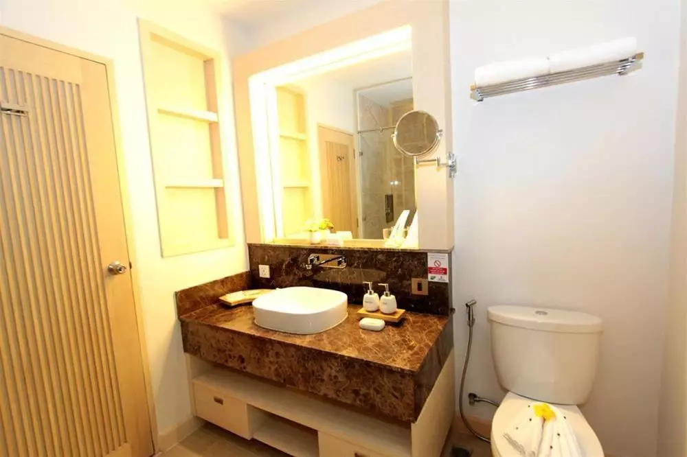 Alibaba https://cdn.alibaba.ir/ostorage/hotel-accommodation-images/6a3edc1eeeea559349491309_Phuket-Crystal-Wild-Resort-Panwa-Phuket-0.webp