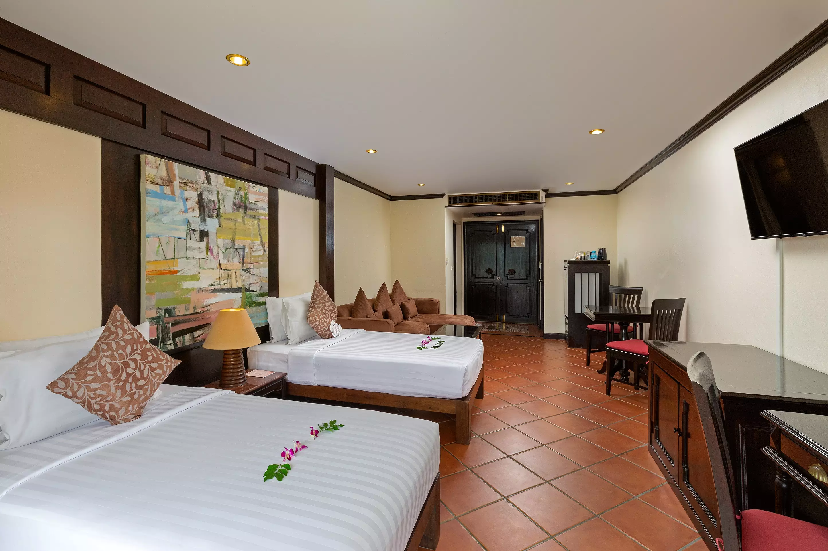 هتل The Front Village Karon Phuket Karon