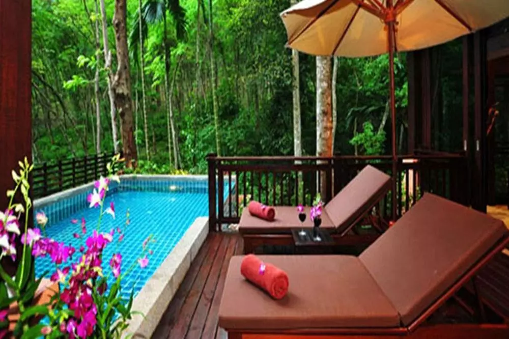 Alibaba https://cdn.alibaba.ir/ostorage/hotel-accommodation-images/6a3ede23eeea5593494914cf_Phuket-Korsiri-Villas-0.webp