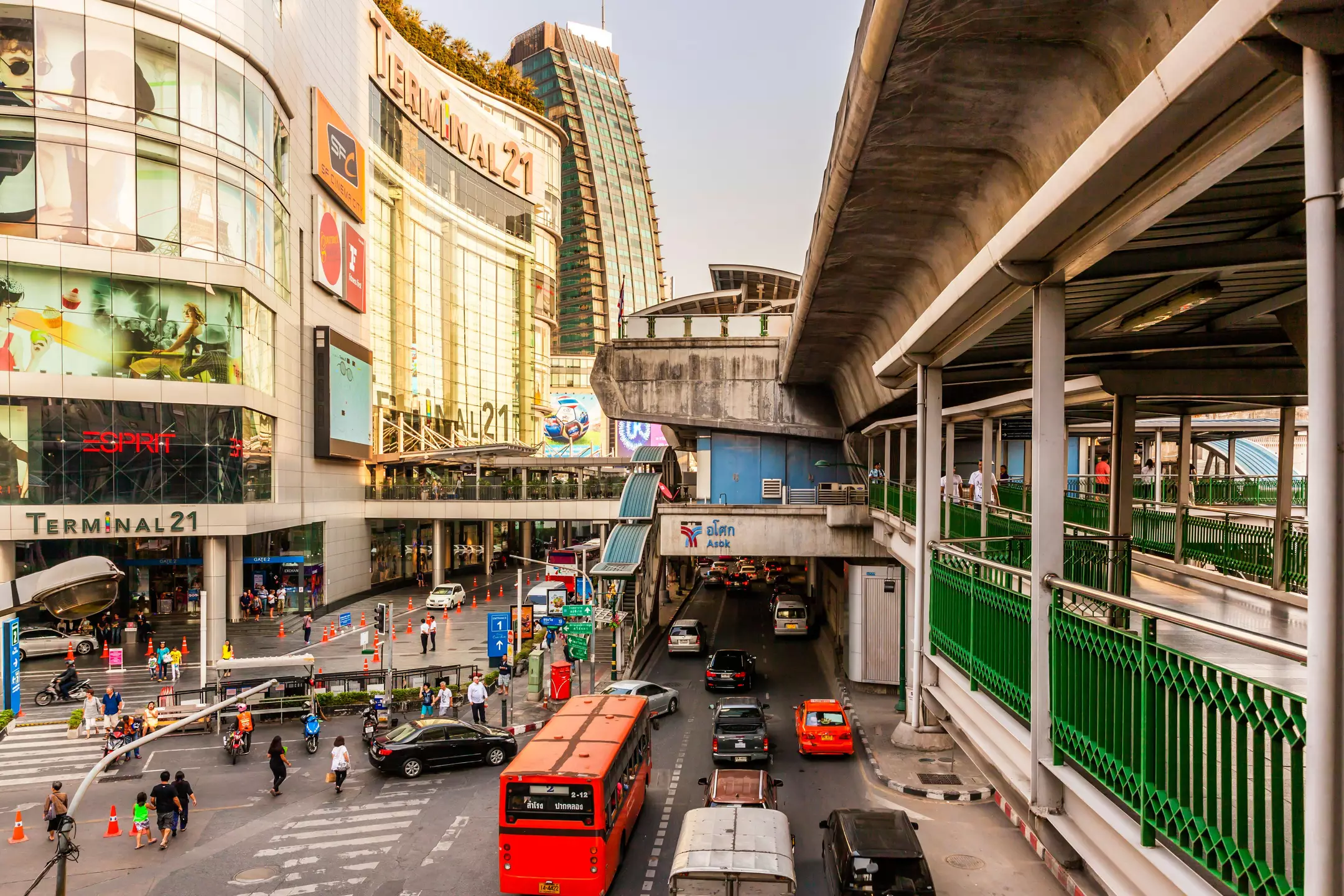 هتل Holiday Inn Express Bangkok Sukhumvit 11 بانگکوک