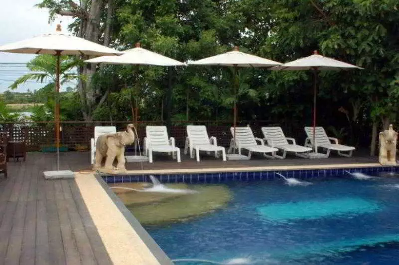 هتل Inrawadee Resort Pattaya Chon Buri