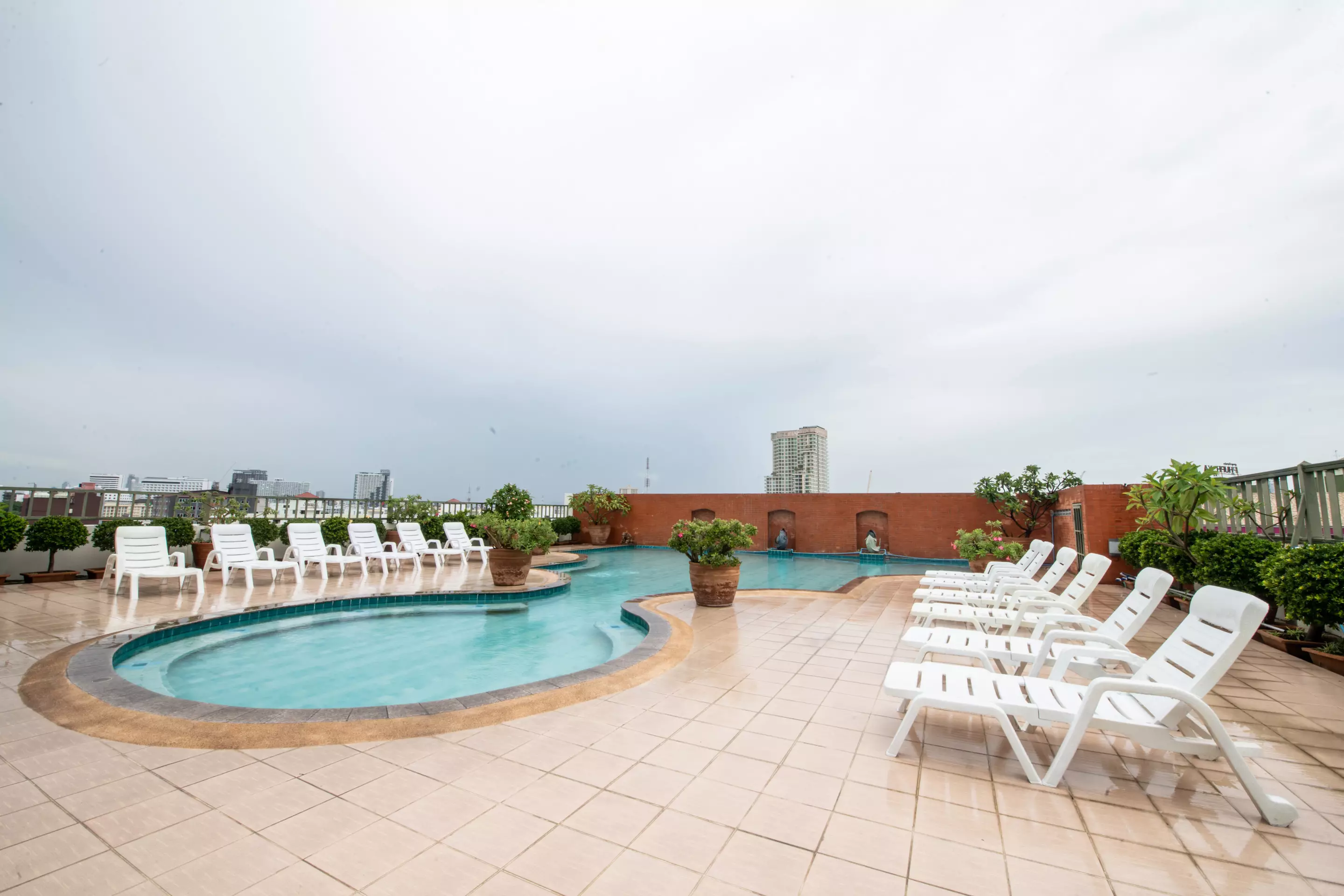 هتل OYO 144 Piyada Residence Pattaya پاتایا