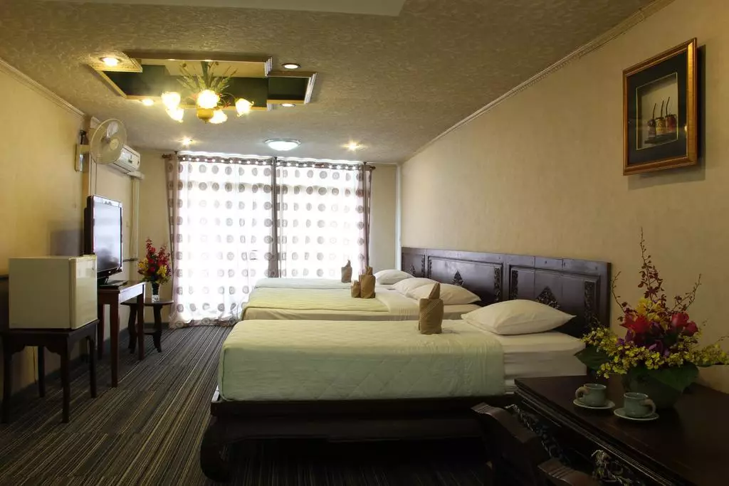 Alibaba https://cdn.alibaba.ir/ostorage/hotel-accommodation-images/6a3ef5f9eeea5593494927cb_Bangkok-SK-House-Maha-Nakhon-0.webp