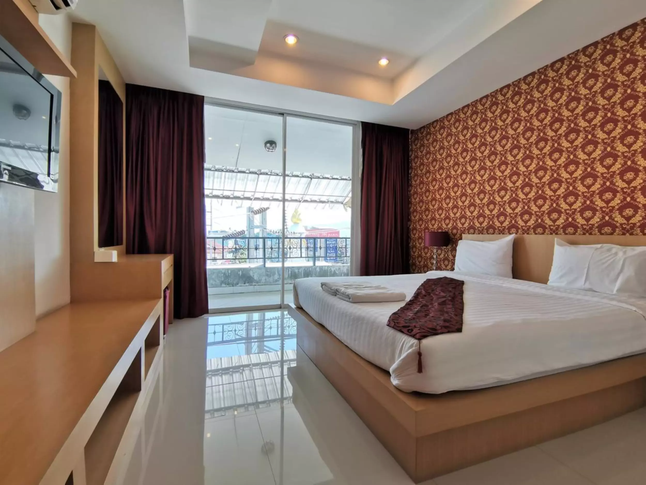 Alibaba https://cdn.alibaba.ir/ostorage/hotel-accommodation-images/6a3ef8fbeeea559349492a90_Phuket-Le-Desir-Resortel-0.webp