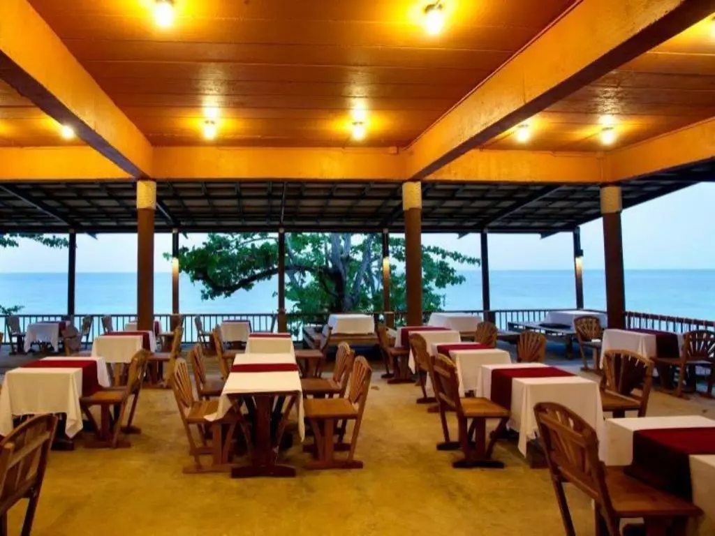 هتل The Cove Phi Phi Phi Phi Island / Ko Pee Pee