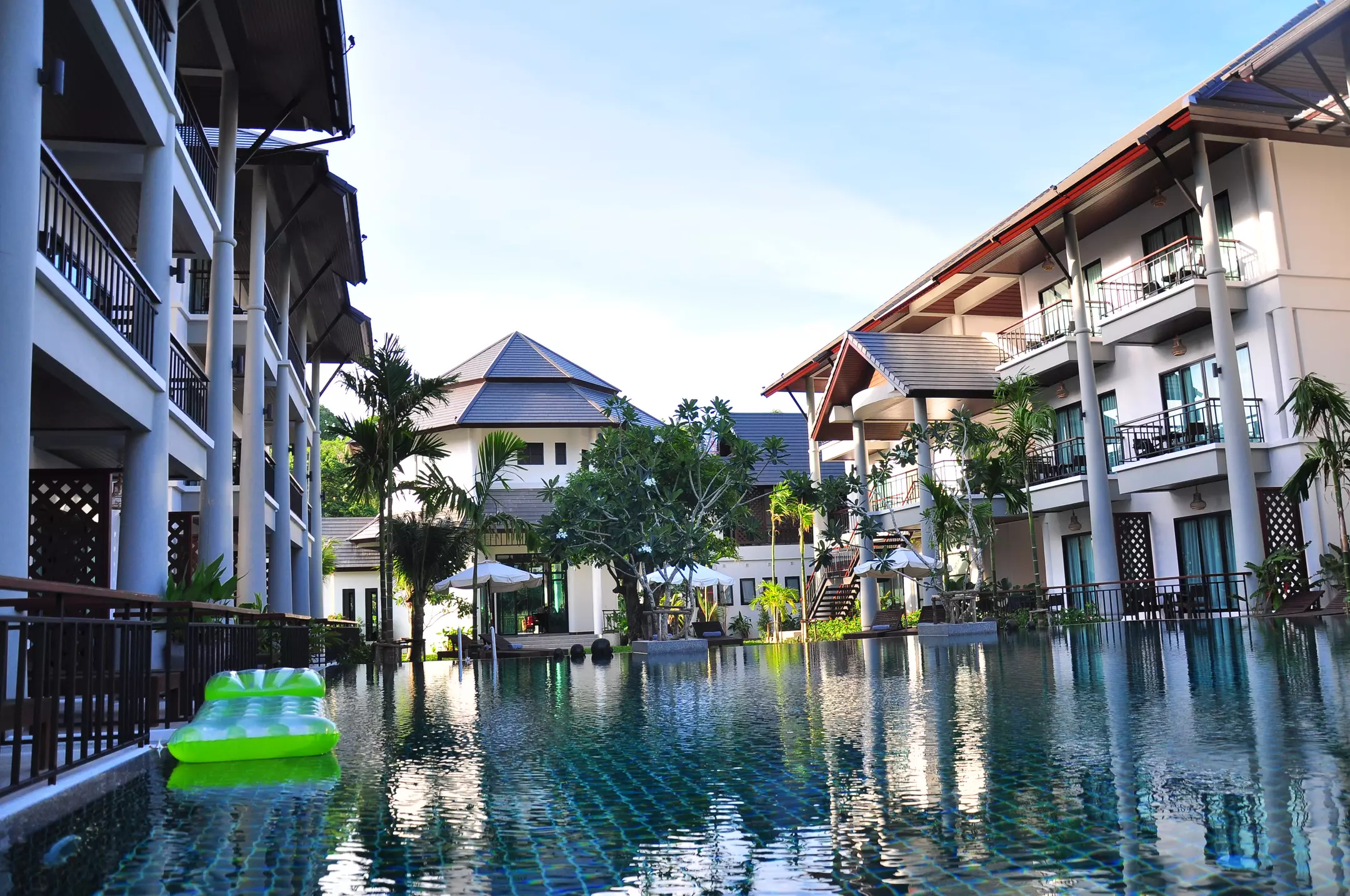 هتل Navatara Phuket Resort Rawai