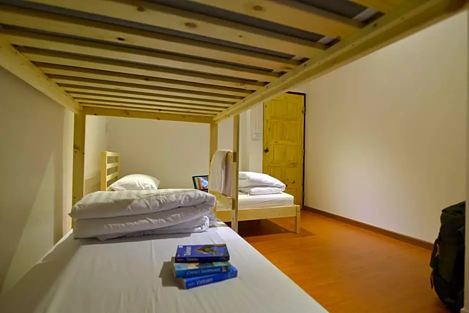 هتل PanPan Hostel Bangkok بانگکوک