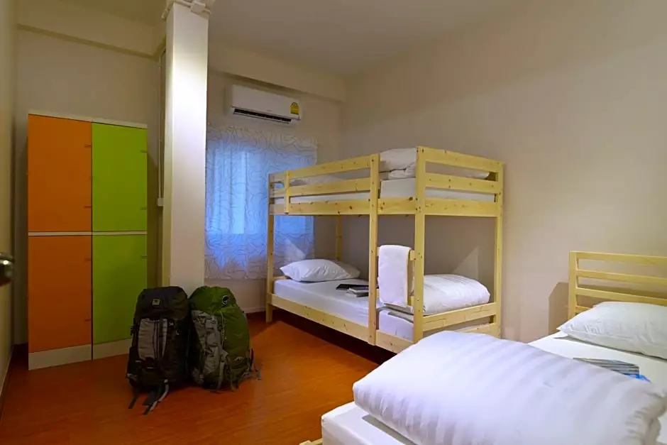 هتل PanPan Hostel Bangkok بانگکوک