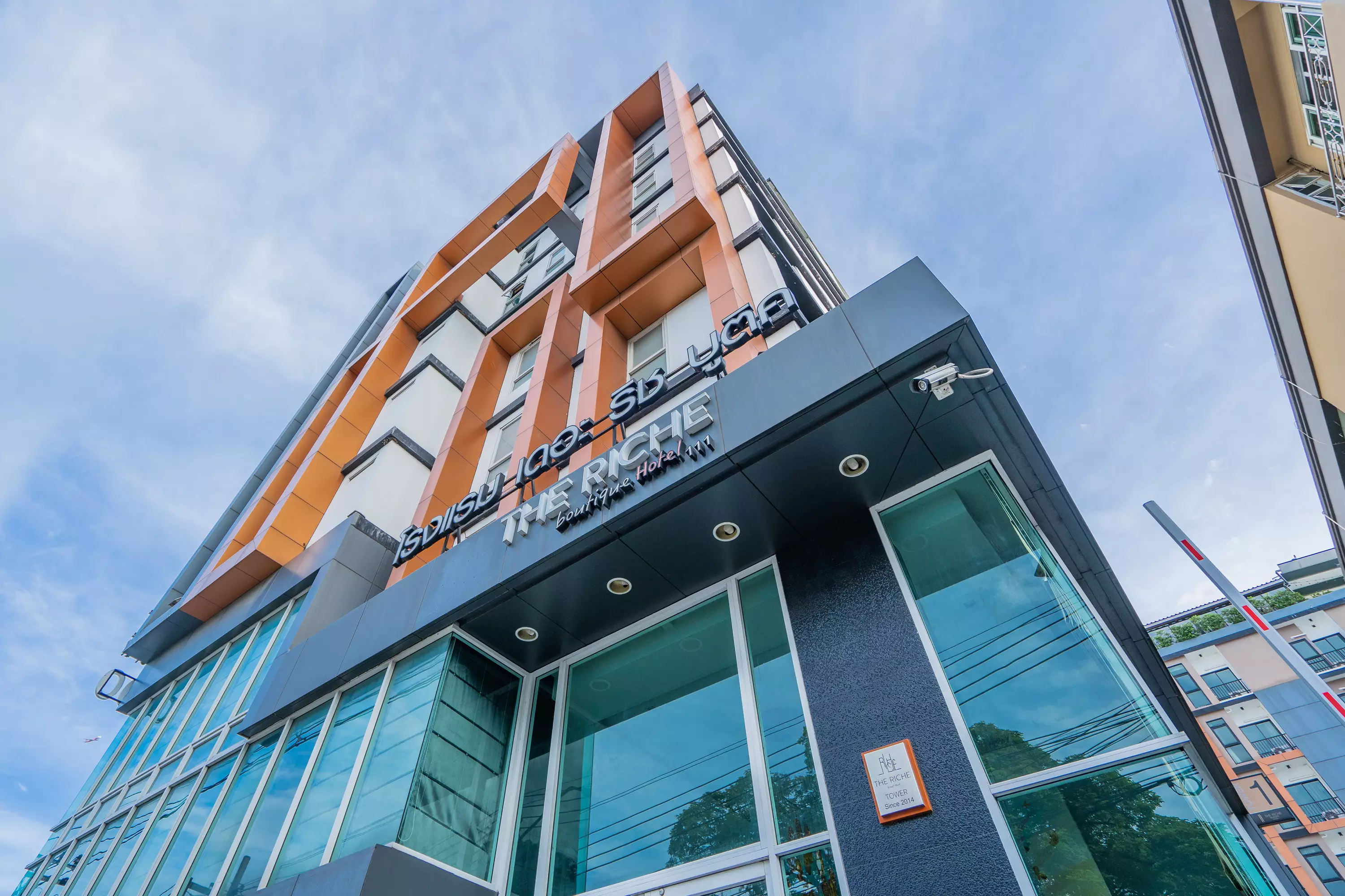 Alibaba https://cdn.alibaba.ir/ostorage/hotel-accommodation-images/6a3f3d89eeea5593494967c0_Bangkok-The-Riche-Boutique-0.webp