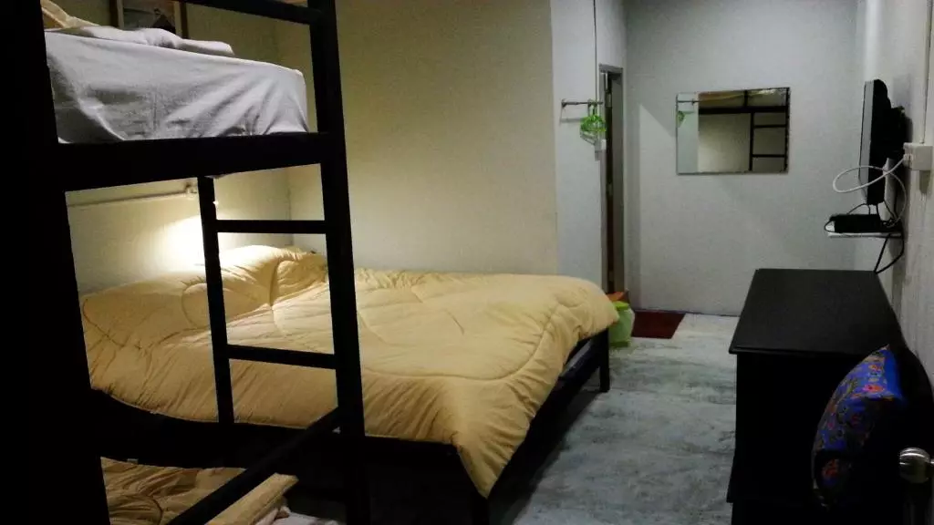هتل Gotum Hostel & Restaurant پوکت