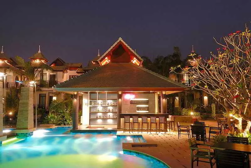 هتل زاین Chon Buri