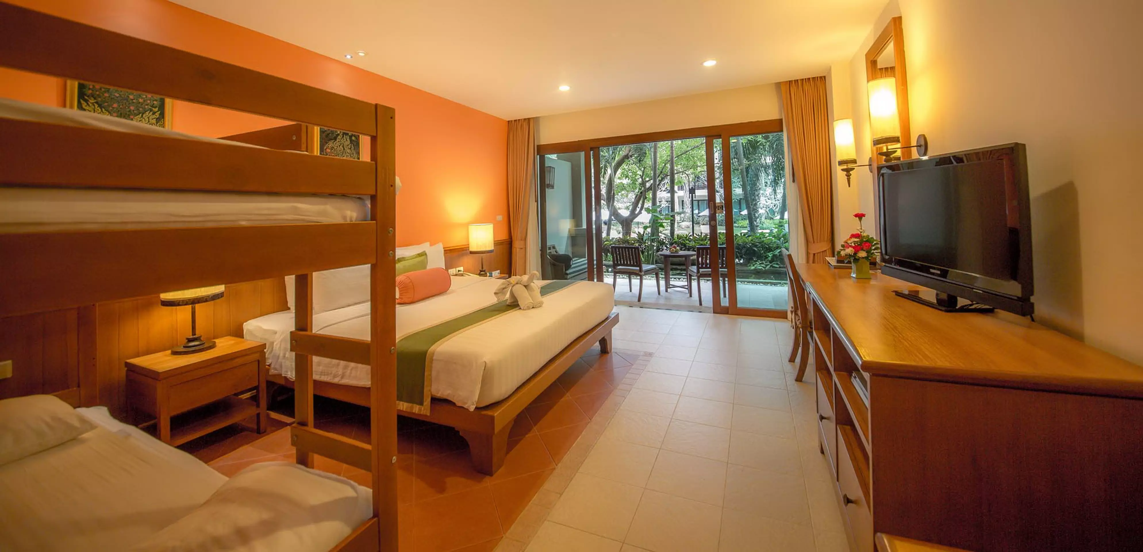 هتل Ravindra Beach Resort & Spa پاتایا