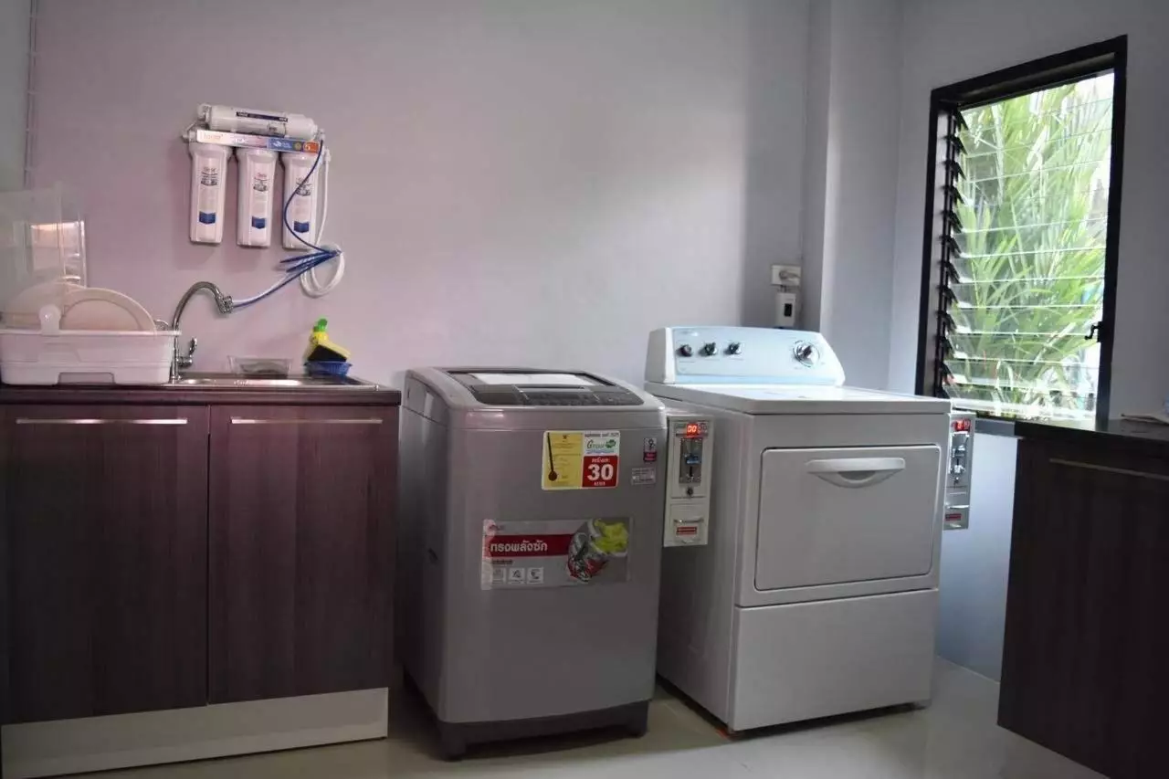 Alibaba https://cdn.alibaba.ir/ostorage/hotel-accommodation-images/6a3f8ed2eeea55934949a7a6_Bangkok-Hide-Bangkok-Hostel-0.webp