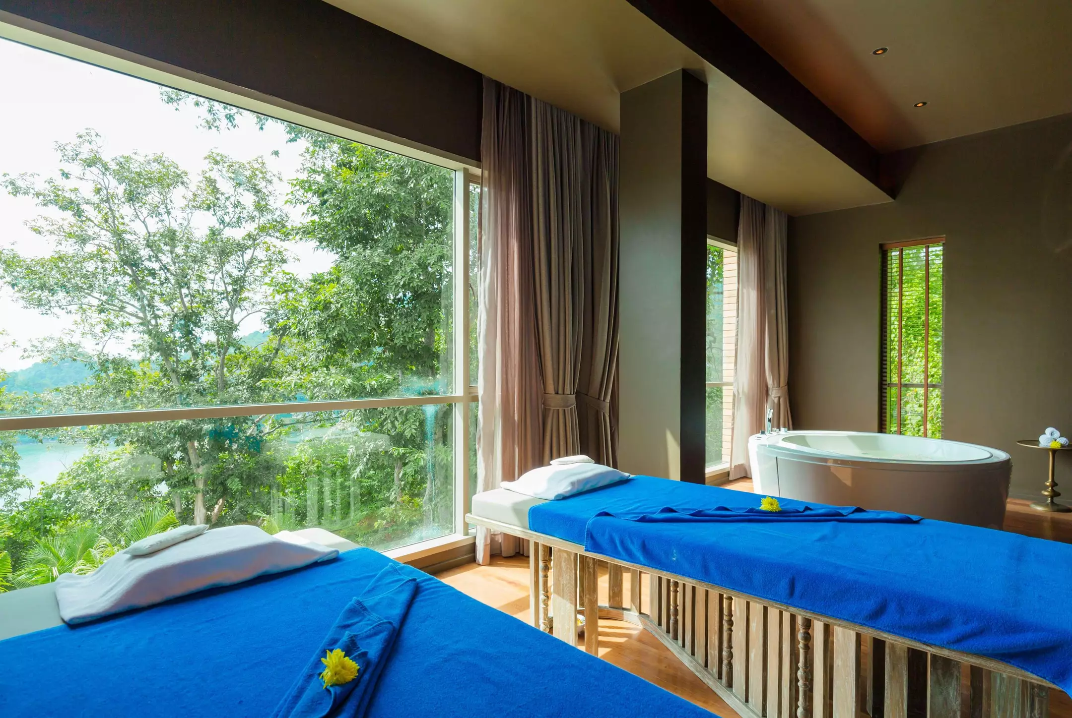 Alibaba https://cdn.alibaba.ir/ostorage/hotel-accommodation-images/6a3fae1ceeea55934949c0b8_Kathu-Wyndham-Grand-Phuket-Kalim-Bay-0.webp
