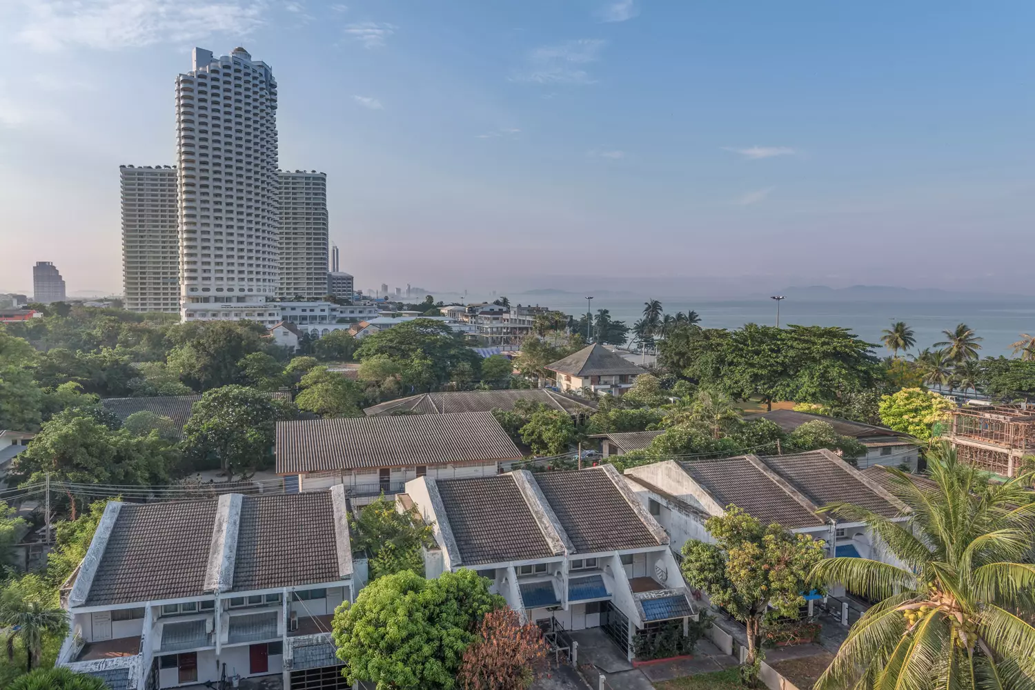 Alibaba https://cdn.alibaba.ir/ostorage/hotel-accommodation-images/6a3fafa9eeea55934949c1f7_Chon-Buri-Sea-Crest-By-Jomtien-0.webp