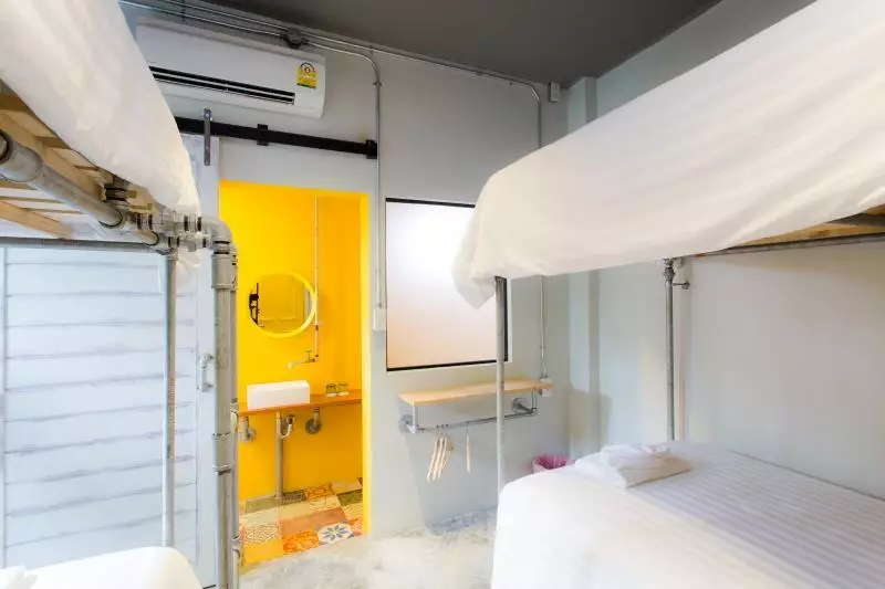 هتل Bloo Hostel پوکت