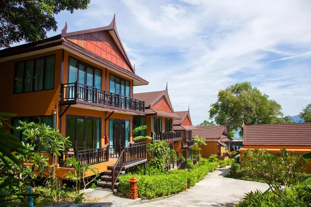 هتل Phi Phi Long Beach Resort & Villa Phi Phi Island / Ko Pee Pee