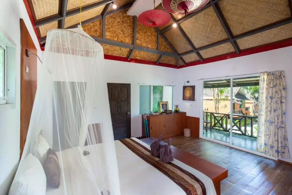 هتل Phi Phi Long Beach Resort & Villa Phi Phi Island / Ko Pee Pee