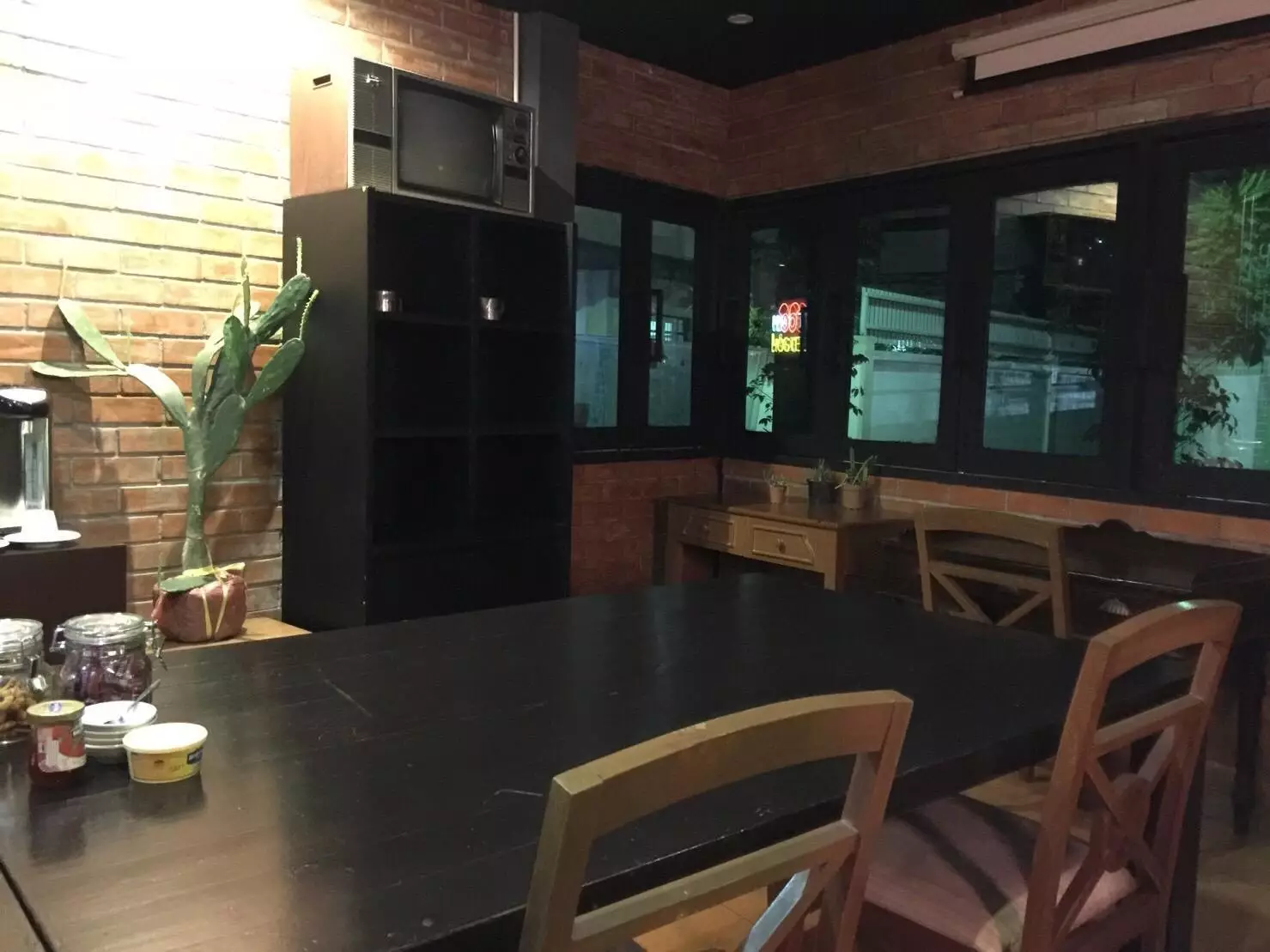 هتل The Neighbor Hoot Hostel & Cafe بانگکوک