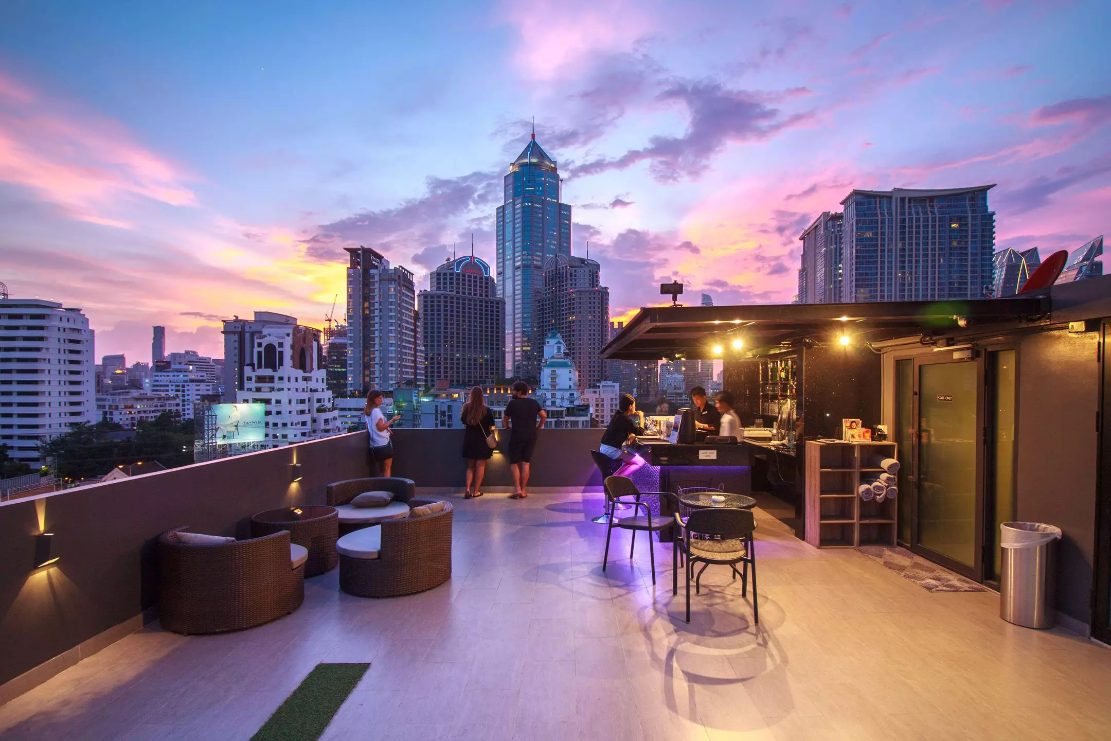 Alibaba https://cdn.alibaba.ir/ostorage/hotel-accommodation-images/6a3fcc99eeea55934949d8c0_Bangkok-SureStay-Plus-Hotel-by-Best-Western-Sukhumvit-2-0.webp