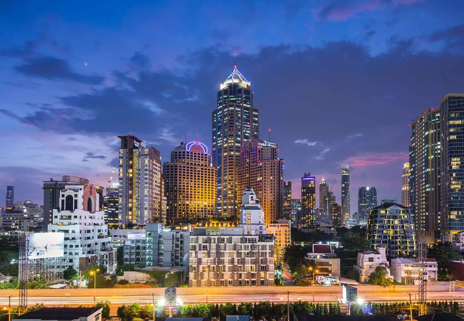 هتل SureStay Plus Hotel by Best Western Sukhumvit 2 بانگکوک
