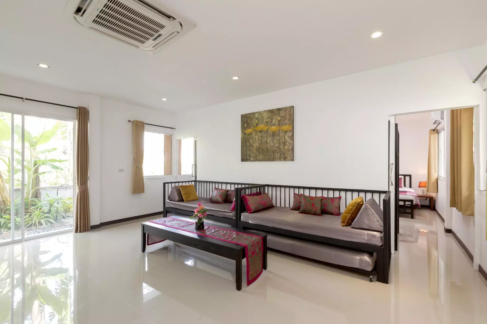 هتل The Lantern Hostel پوکت