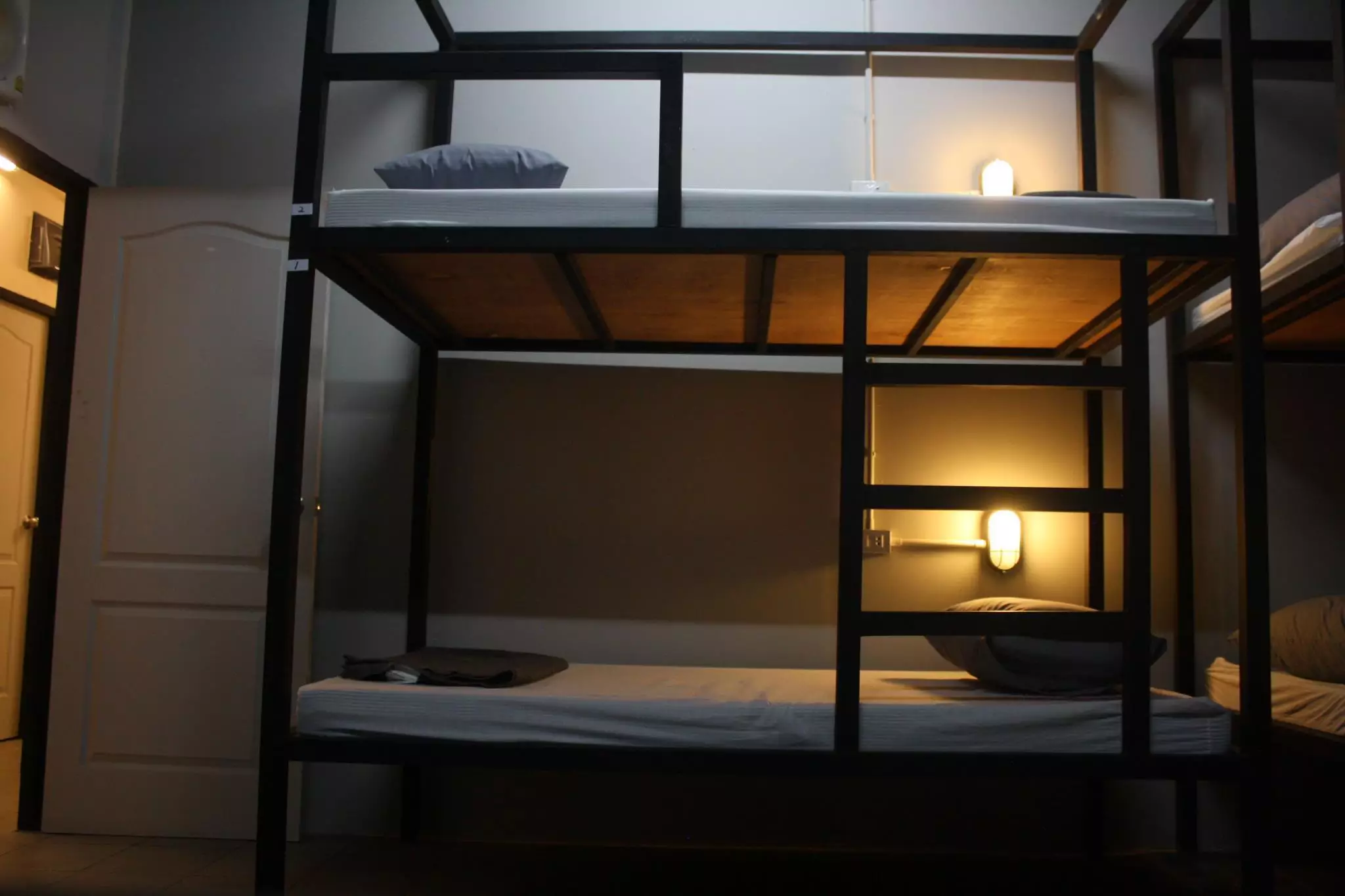 هتل The Mixx Hostel بانگکوک