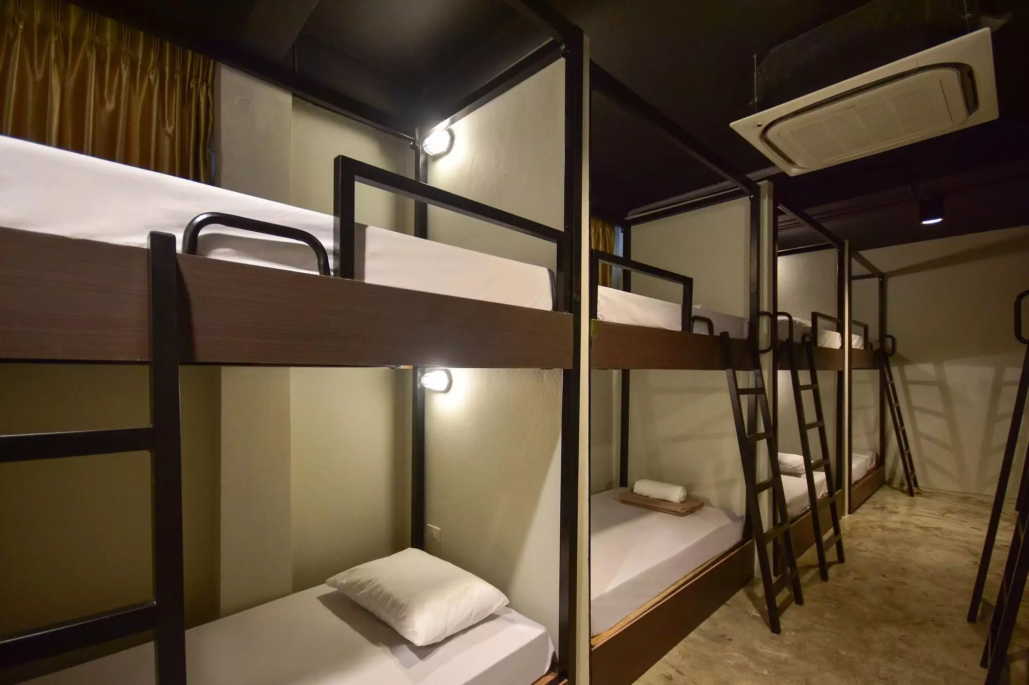هتل Inn Stations Hostel بانگکوک