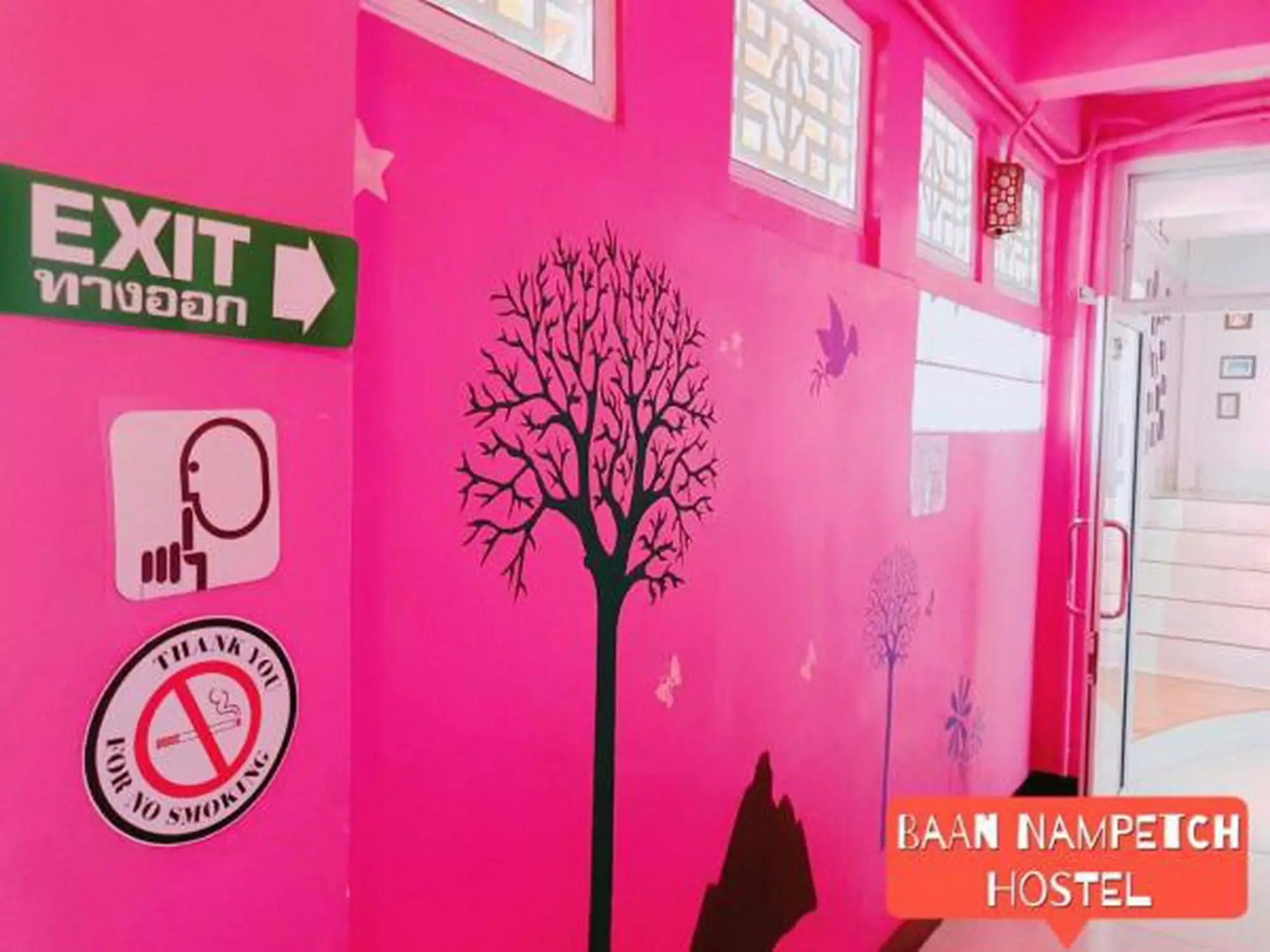 هتل Baan Nampetch Hostel بانگکوک