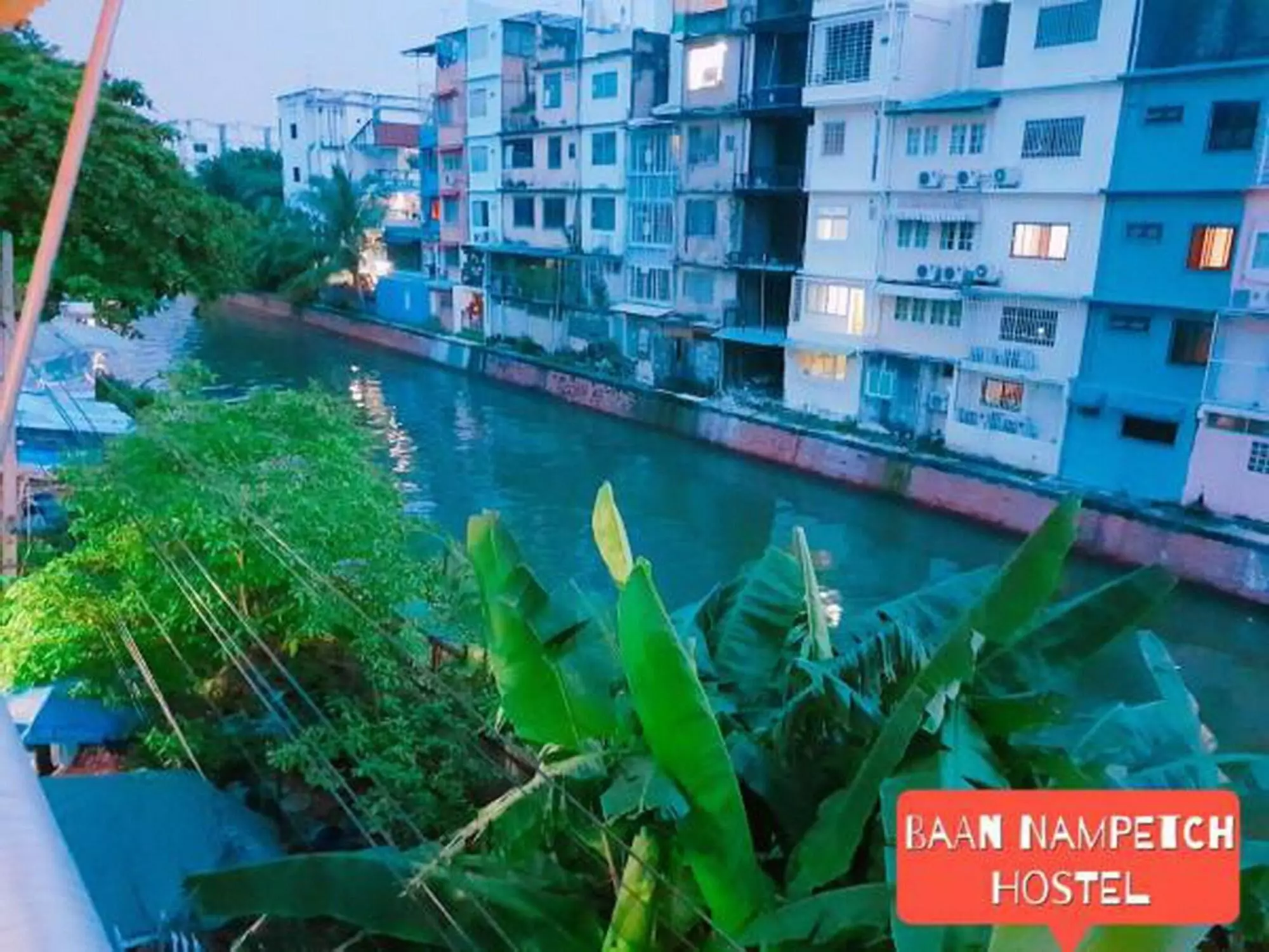 هتل Baan Nampetch Hostel بانگکوک