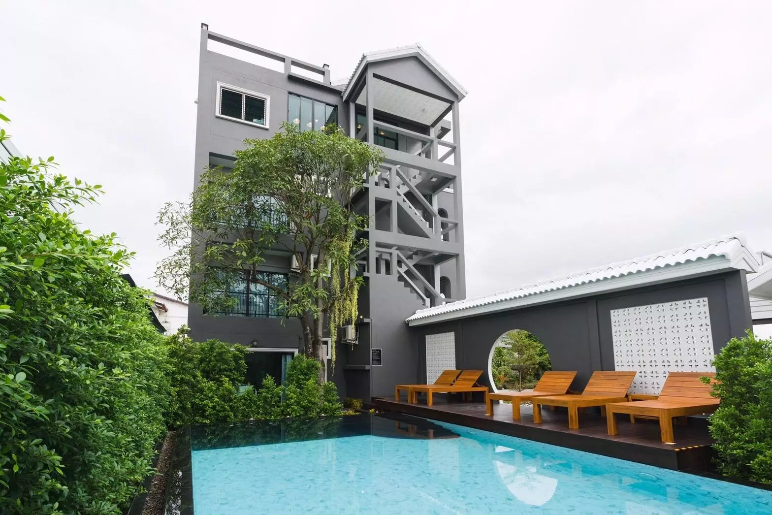 هتل The Besavana Phuket پوکت