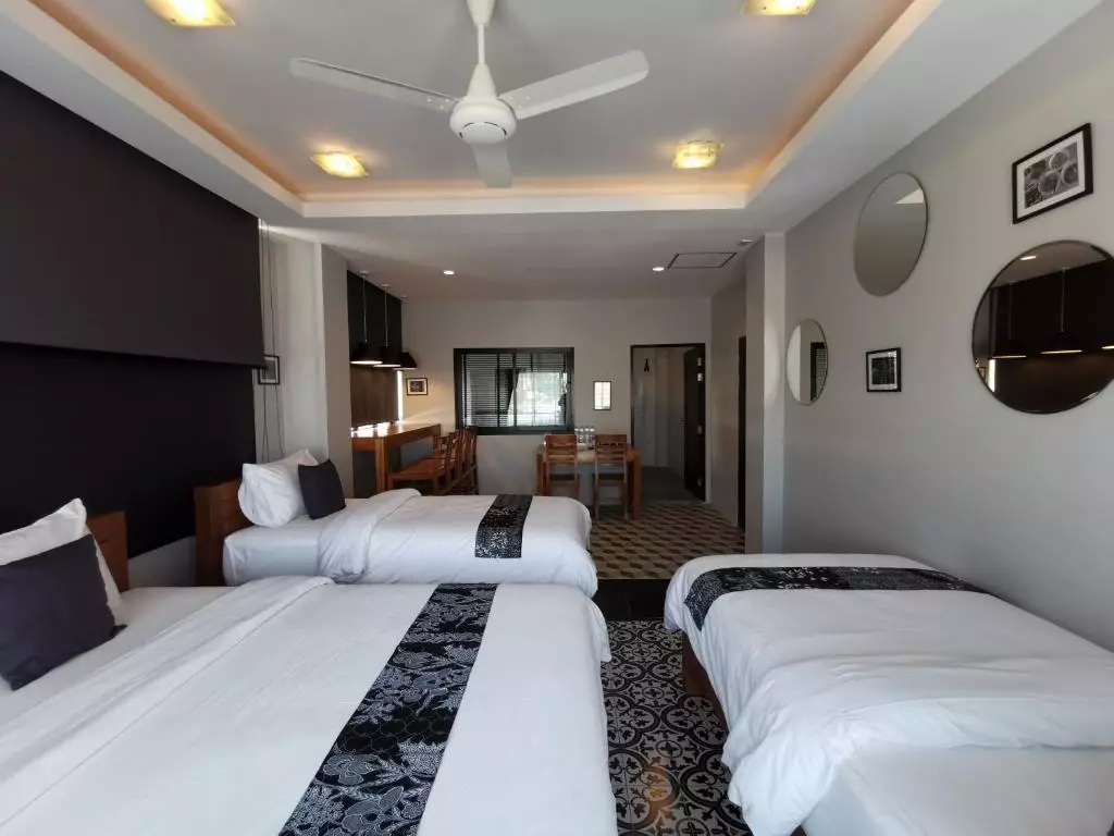 هتل The Besavana Phuket پوکت