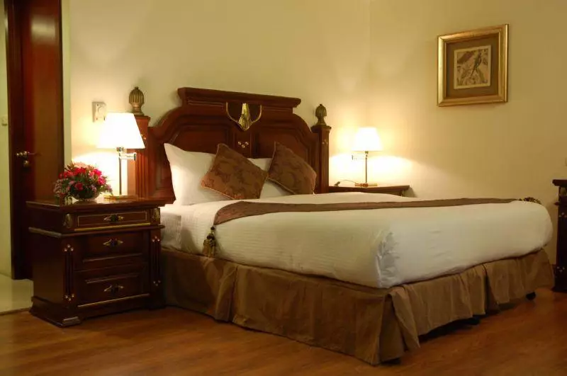 هتل LK Metropole Chon Buri