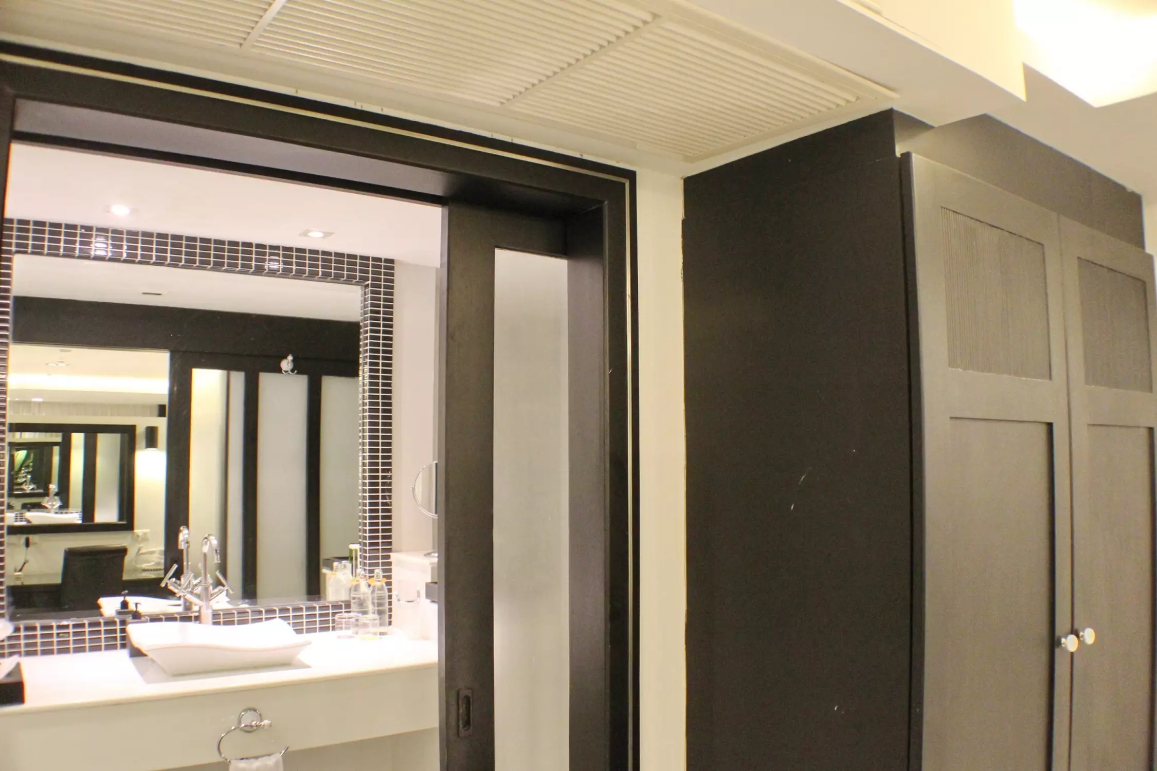 هتل Nova Suites Pattaya Chon Buri