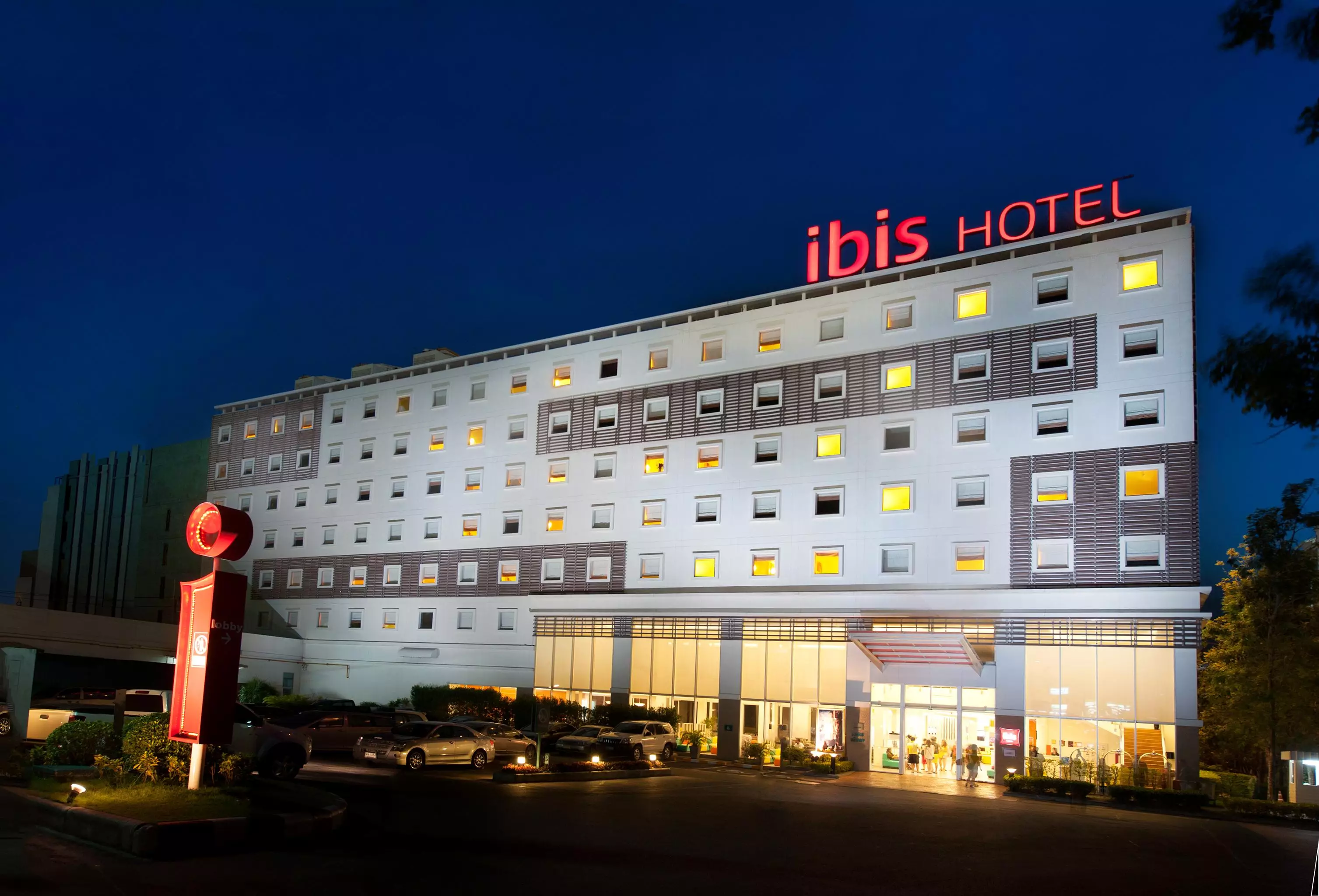 Alibaba https://cdn.alibaba.ir/ostorage/hotel-accommodation-images/6a402558eeea5593494a2074_Pattaya-ibis-Pattaya-0.webp