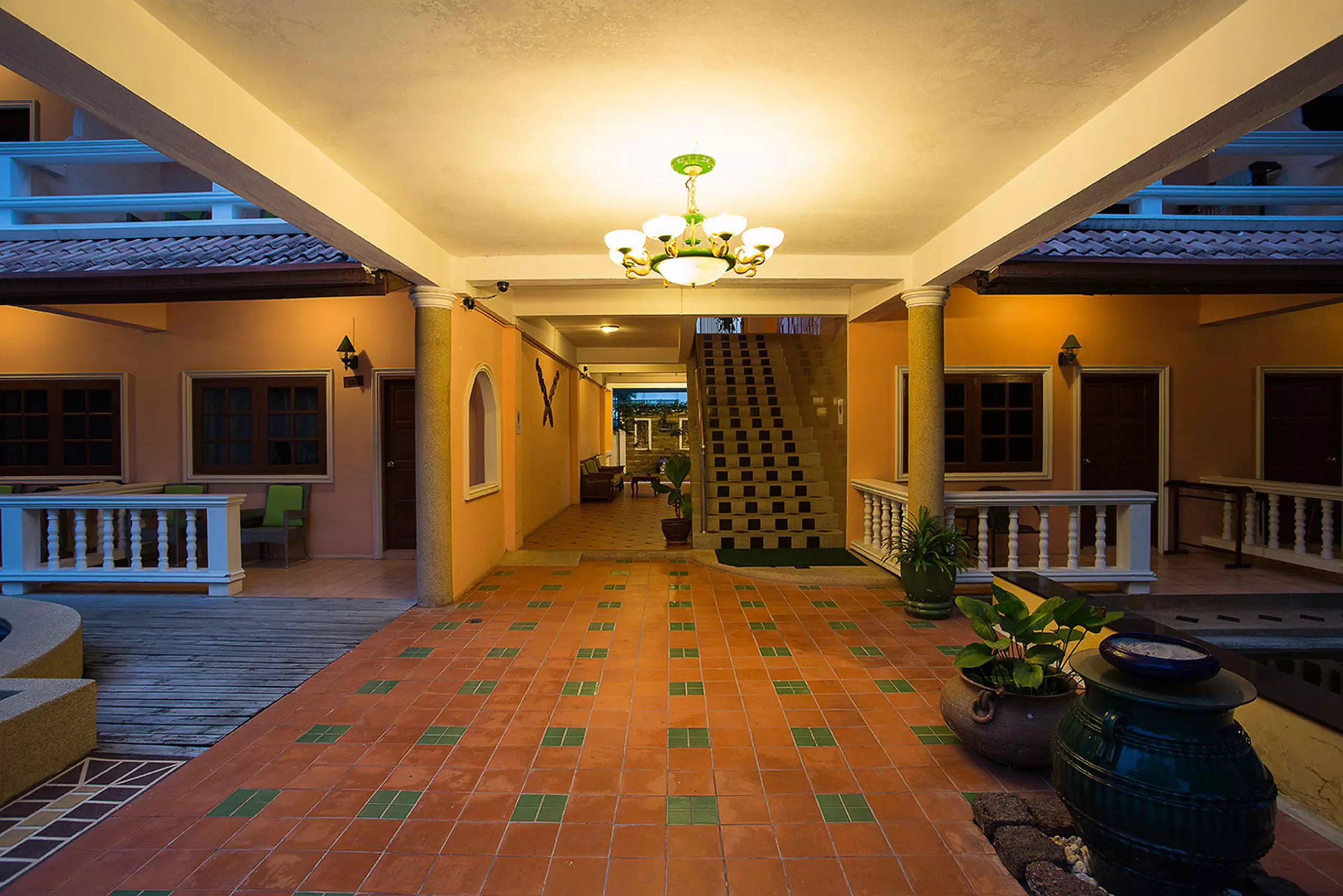 Alibaba https://cdn.alibaba.ir/ostorage/hotel-accommodation-images/6a4028ffeeea5593494a2337_Patong-Thanthip-Beach-Resort-0.webp