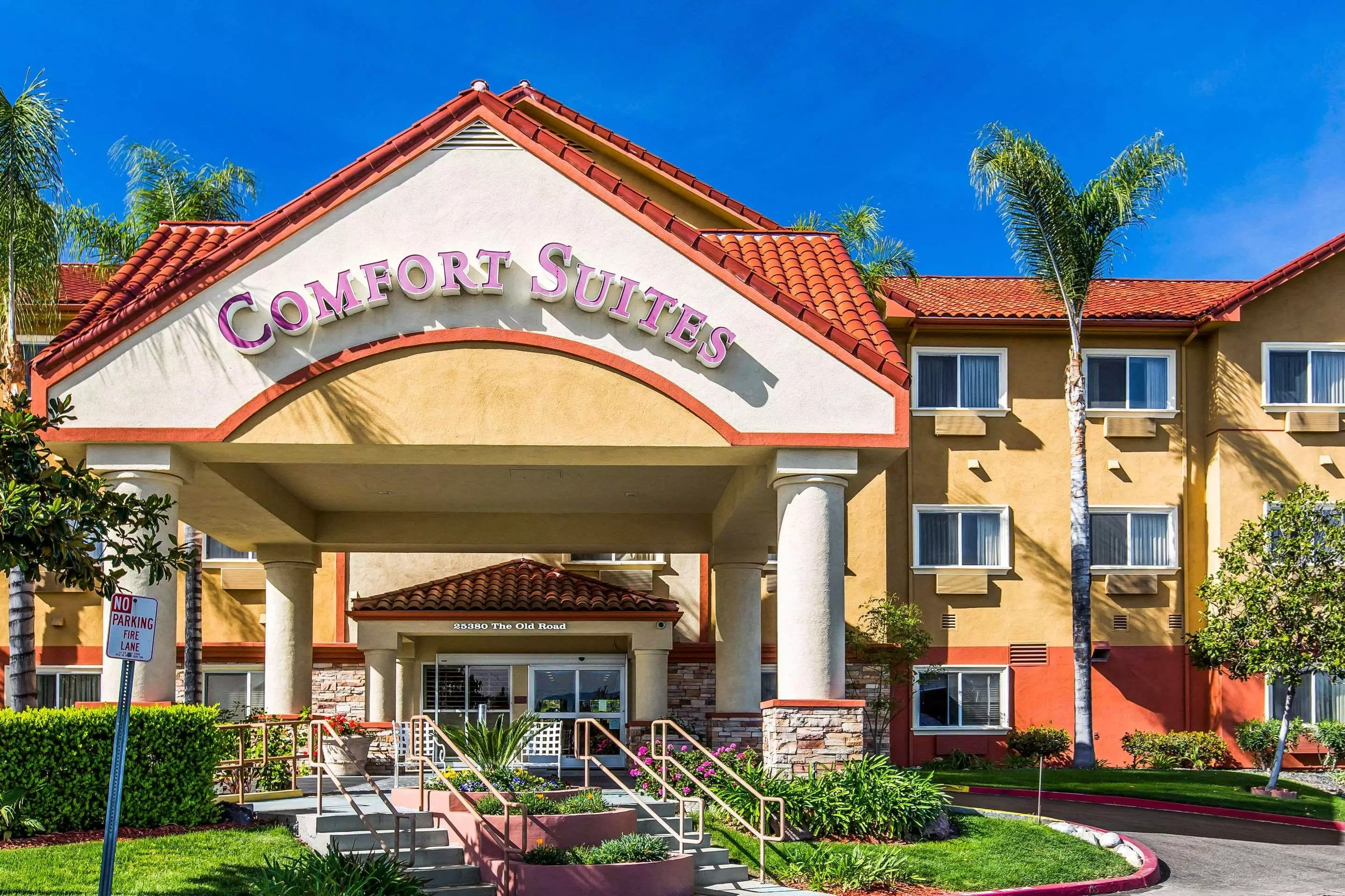 Alibaba https://cdn.alibaba.ir/ostorage/hotel-accommodation-images/6a42c038eeea5593494bf357_Stevenson-Ranch-Comfort-Suites-Near-Six-Flags-Magic-Mountain-0.webp
